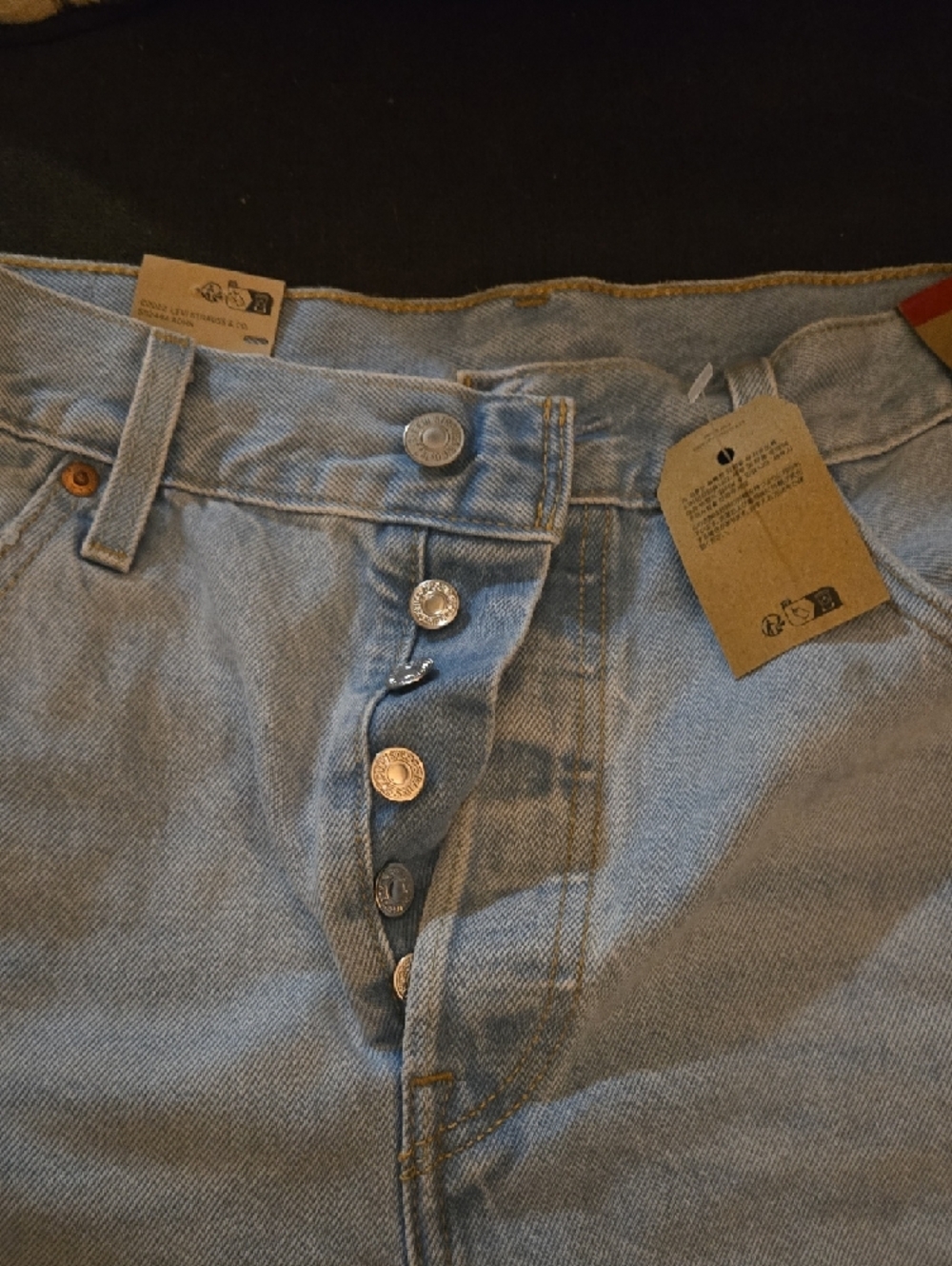 Levi's light blue distressed denim shorts with frayed hem - Picture 2 of 6